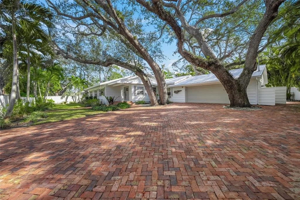 Photo of 3331 OLD OAK DRIVE