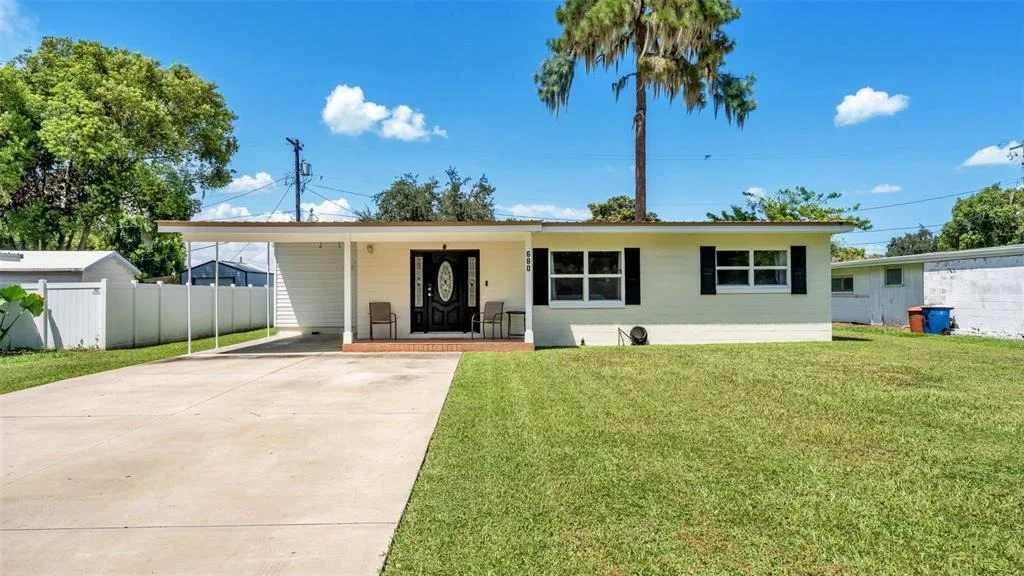 Photo of 680 SUNSET DRIVE