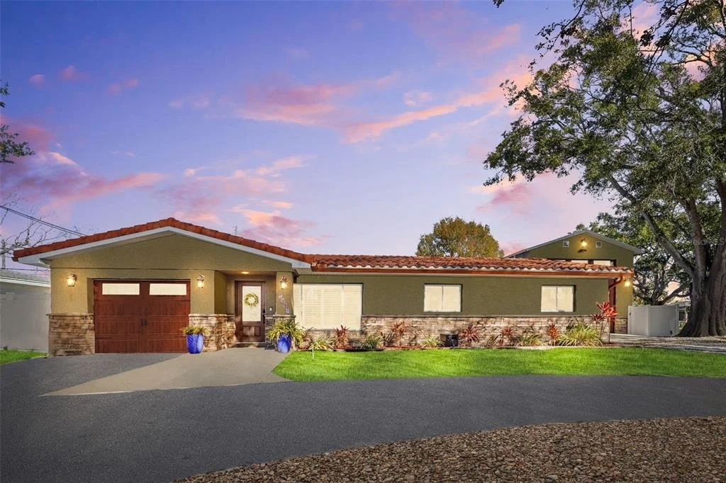 Photo of 3595 FLORAL DRIVE