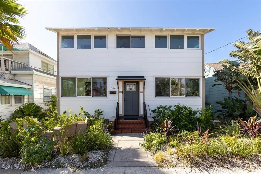 Photo of 104 6TH AVENUE