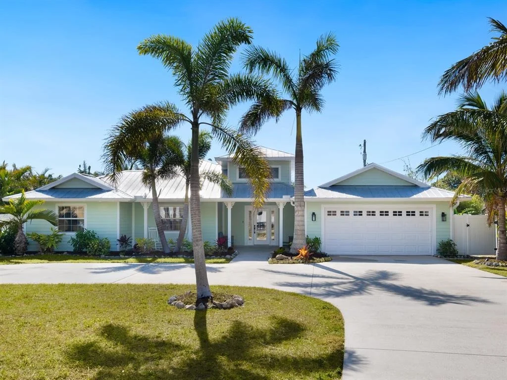 Photo of 221 LYCHEE ROAD