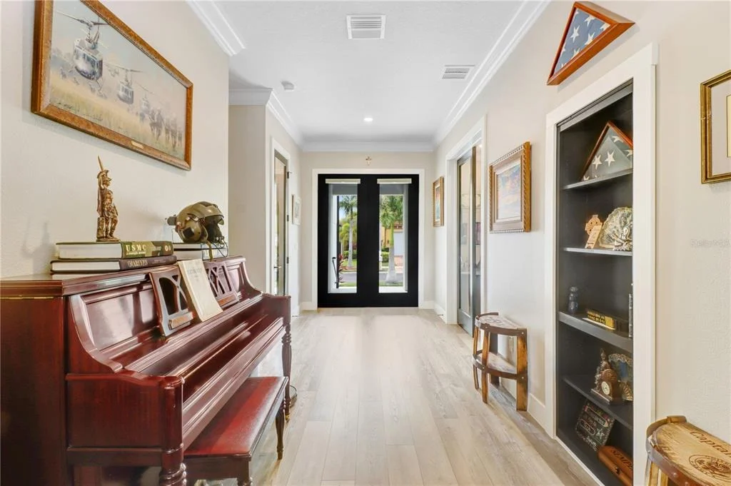 Photo of 6104 LAGOMAR LANE
