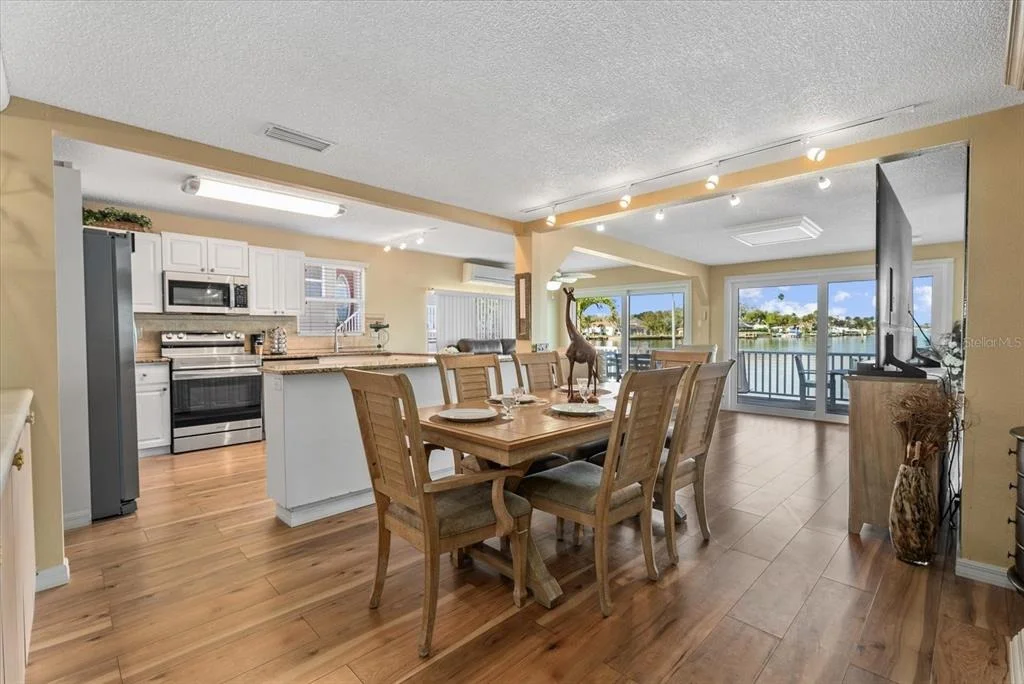 Photo of 33 N STARBOARD DRIVE