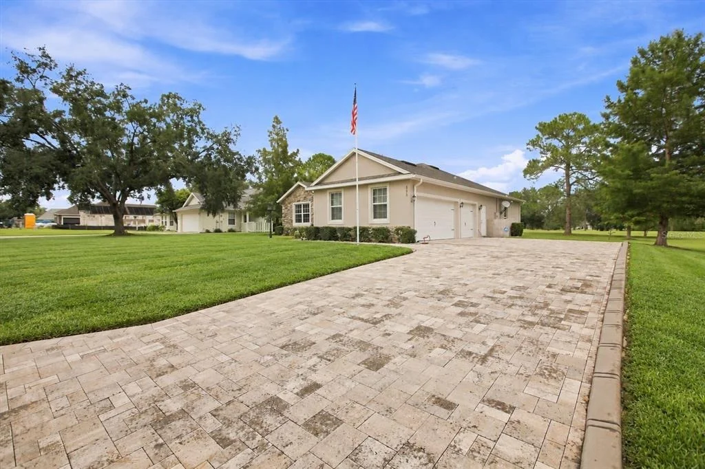 Photo of 555 DOWLING CIRCLE