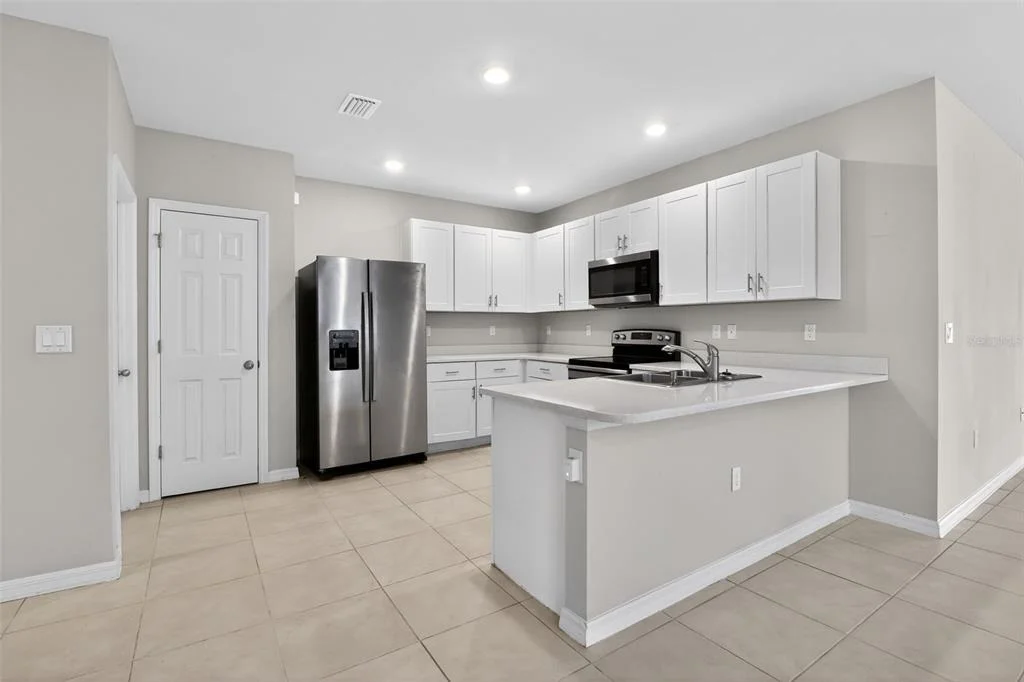Photo of 25152 E LENOX CIRCLE