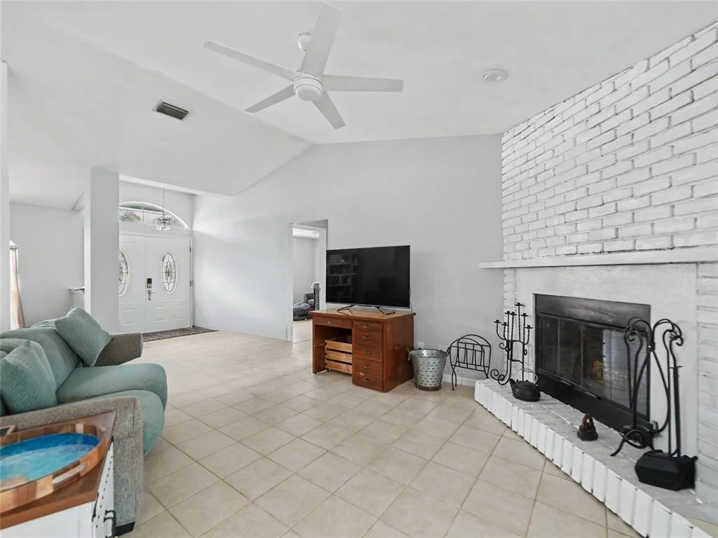 Photo of 23513 BELLAIRE LOOP