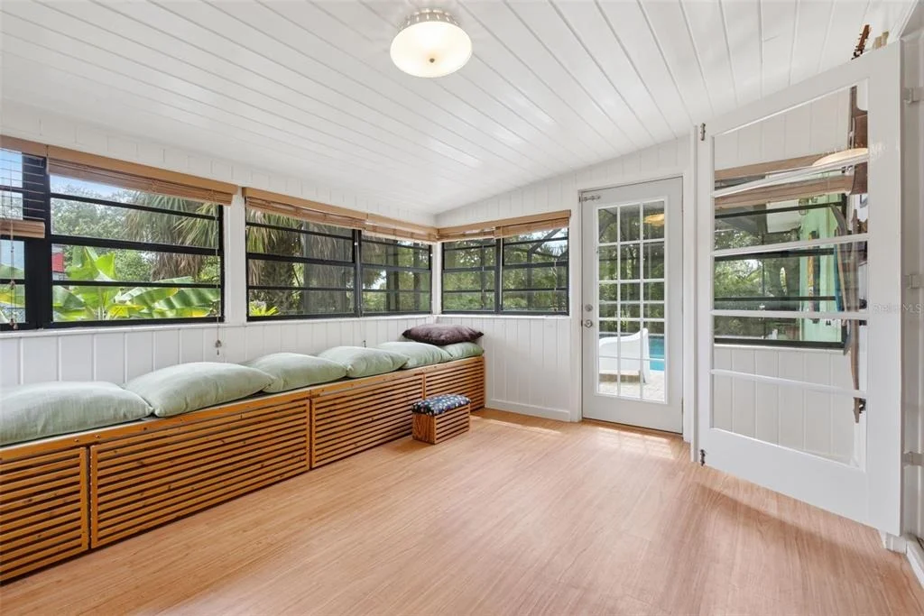 Photo of 609 W RIVER DRIVE