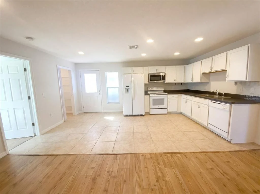 Photo of 11275 LINDEN DRIVE