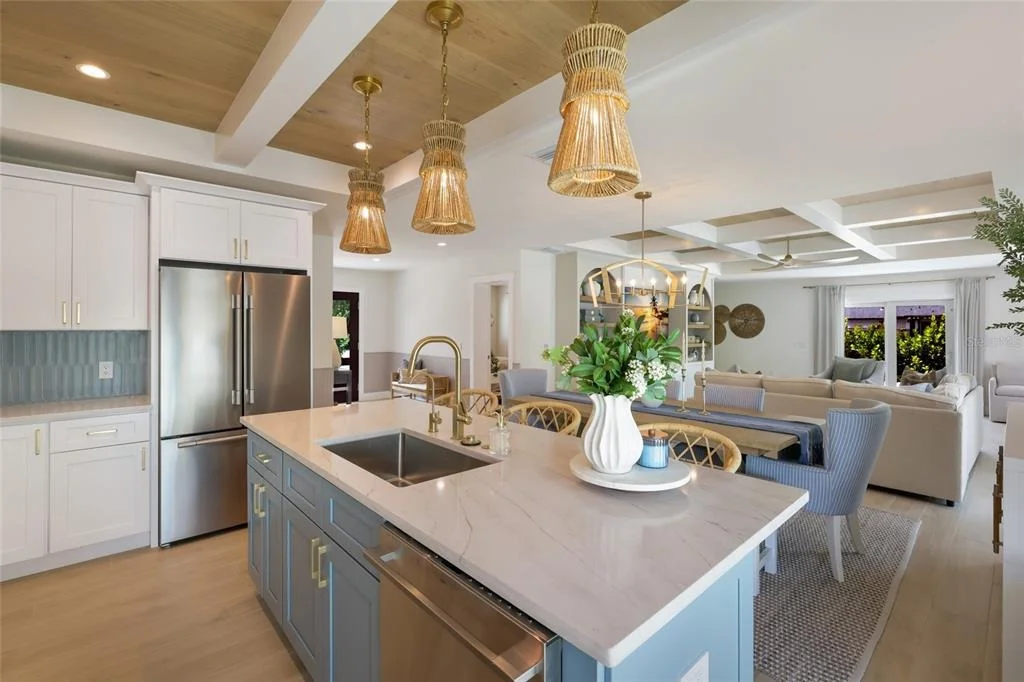 Photo of 6401 MARINA DRIVE