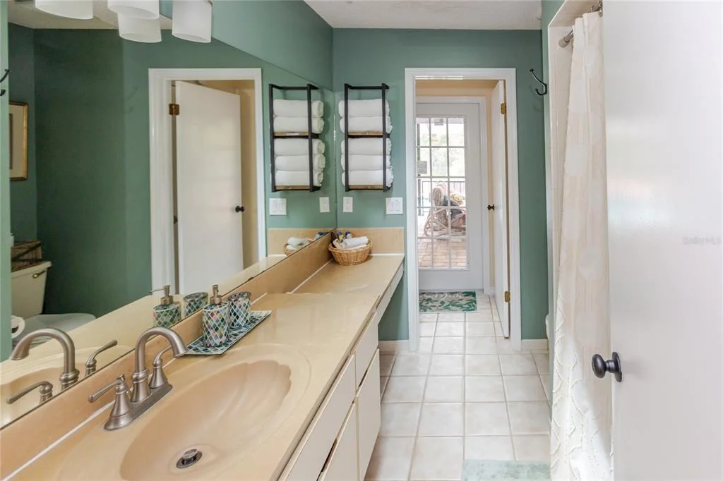 Photo of 14692 LINDEN DRIVE