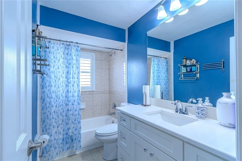 Photo of 6526 LYNN ROAD