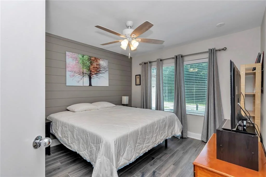 Photo of 814 OAK ROAD