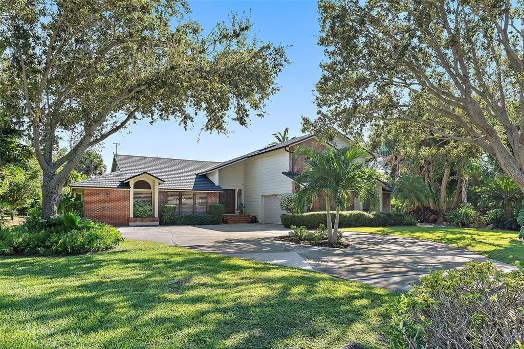 Photo of 2371 LANDINGS CIRCLE
