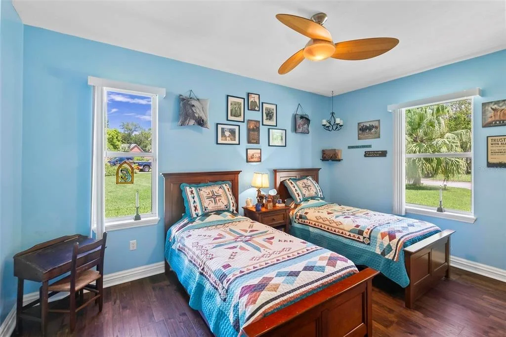 Photo of 27 WINDING CREEK WAY