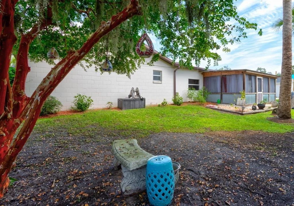 Photo of 16 LAUREL OAKS CIRCLE