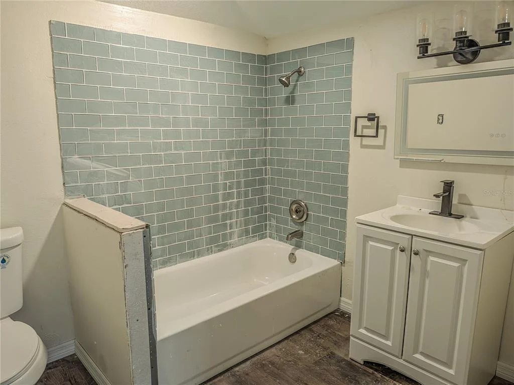 Photo of 253 SELDEN AVENUE