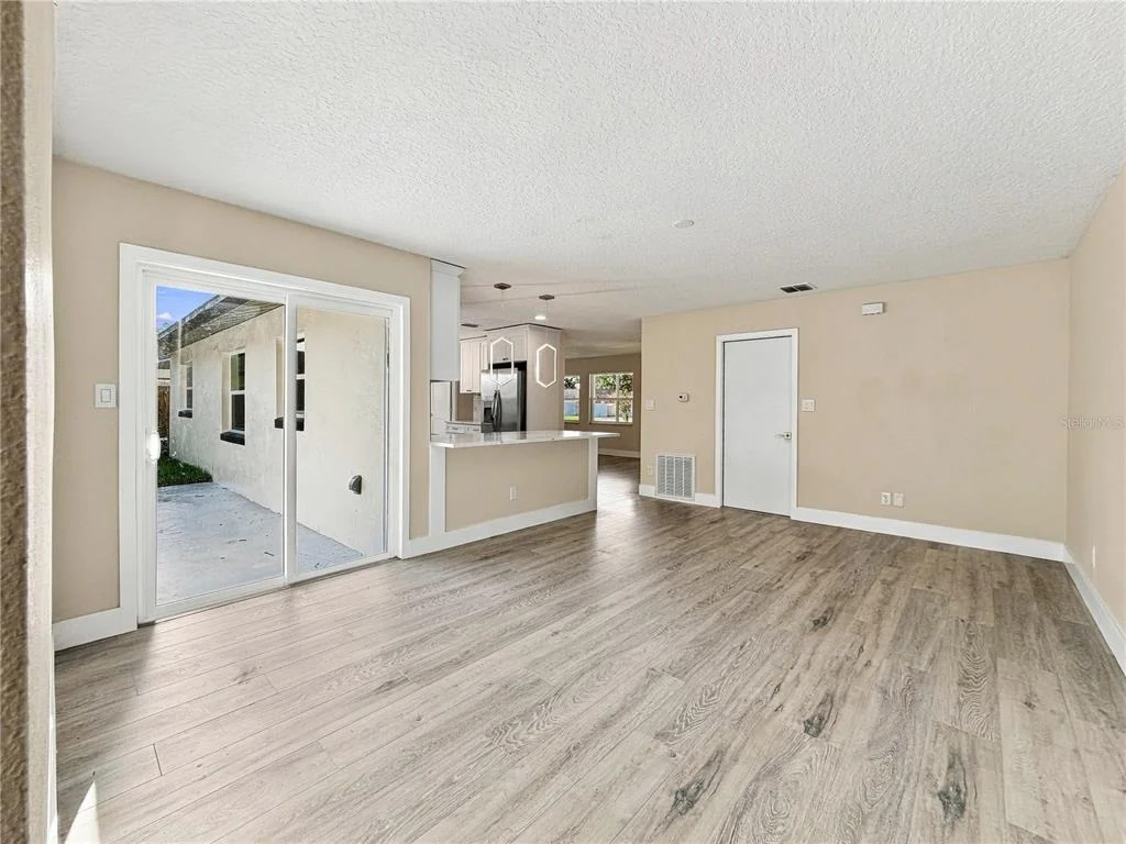 Photo of 7015 CRESTLAKE DRIVE