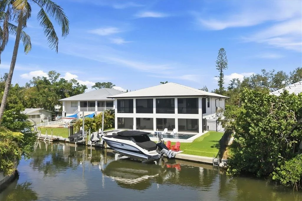 Photo of 3920 ROBERTS POINT ROAD