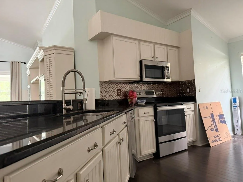 Photo of 13850 ROYSTON BEND