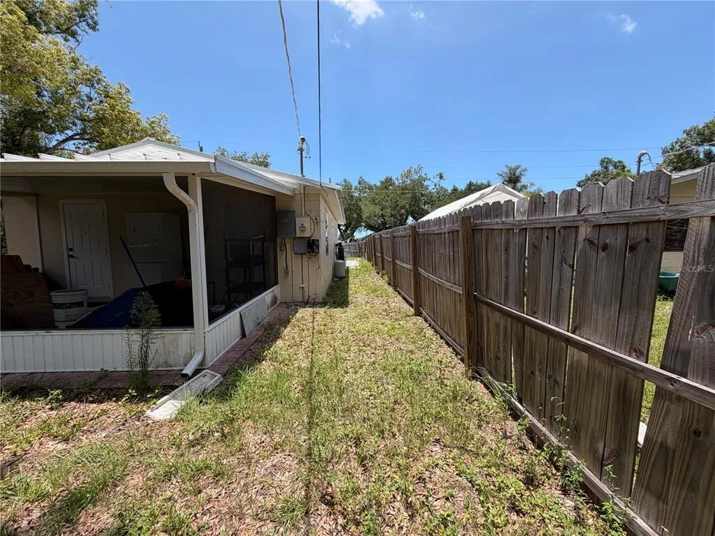 Photo of 2195 PARK ROAD