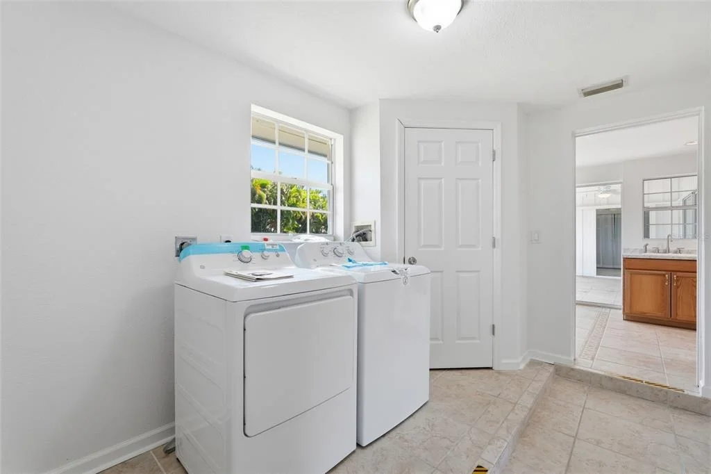 Photo of 700 DOLPHIN PARKWAY