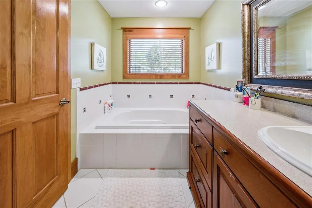 Photo of 1410 SE MAGNOLIA DRIVE