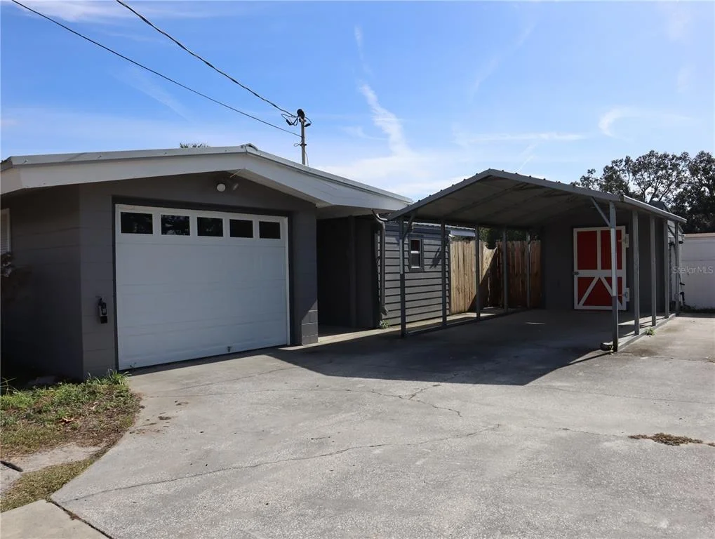 Photo of 940 OLEANDER DRIVE SE