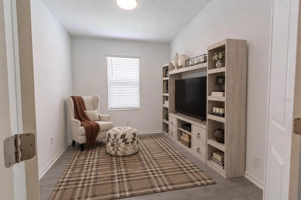 Photo of 407 THREE OAKS DRIVE
