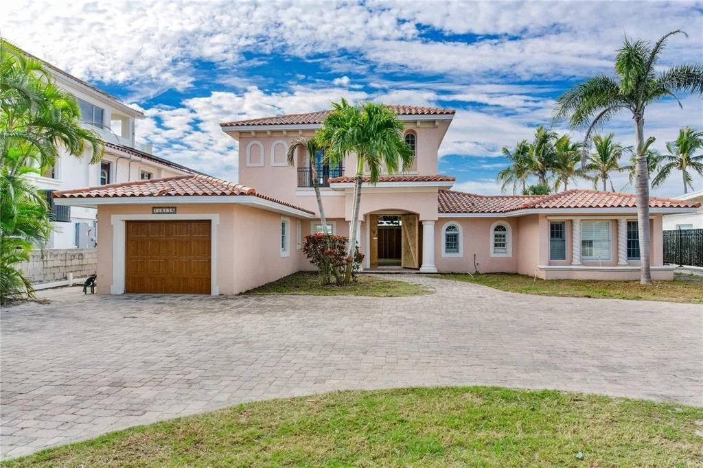 Photo of 16116 GULF BOULEVARD