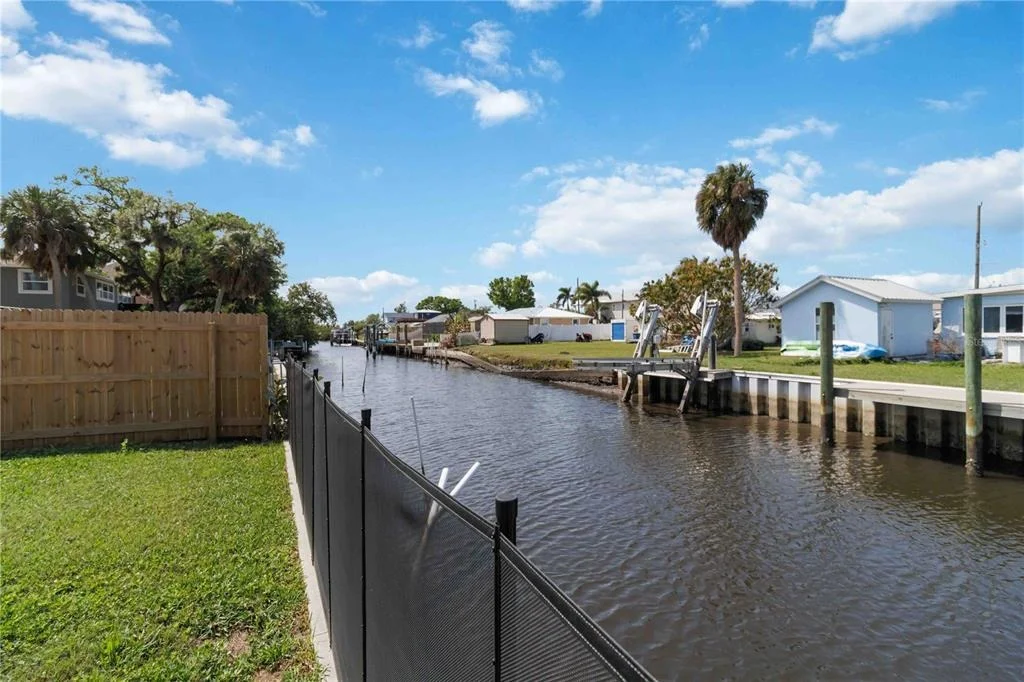 Photo of 607 MANATEE AVENUE