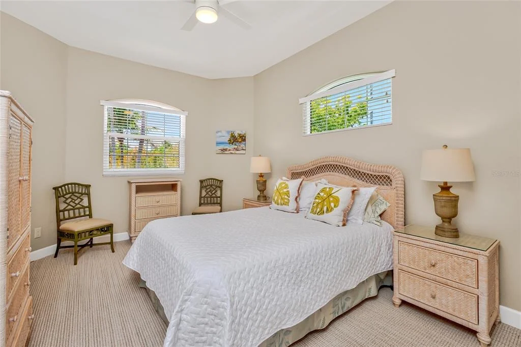 Photo of 3337 SUNSET KEY CIRCLE