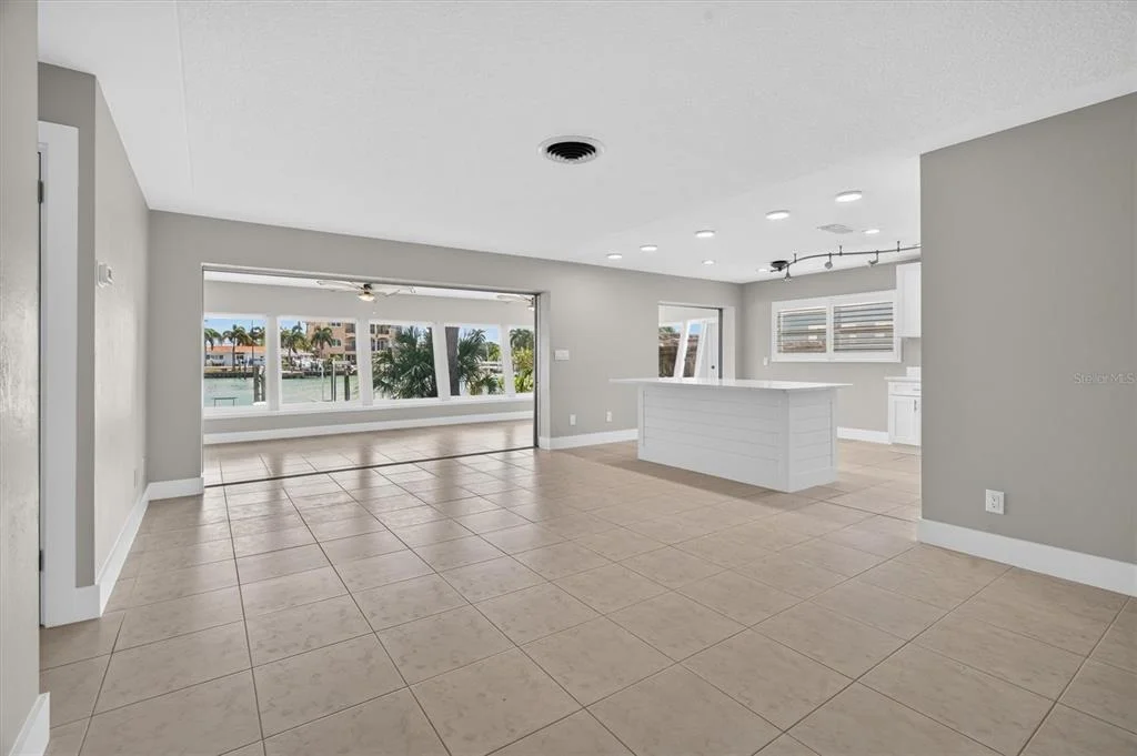 Photo of 541 LILLIAN DRIVE