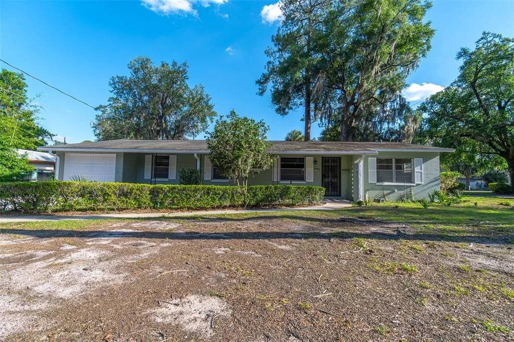 Photo of 703 NE 6TH PLACE