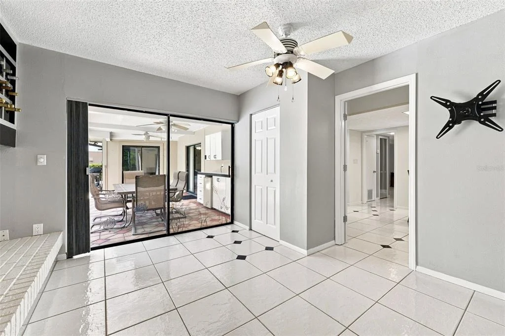 Photo of 550 PALMDALE DRIVE