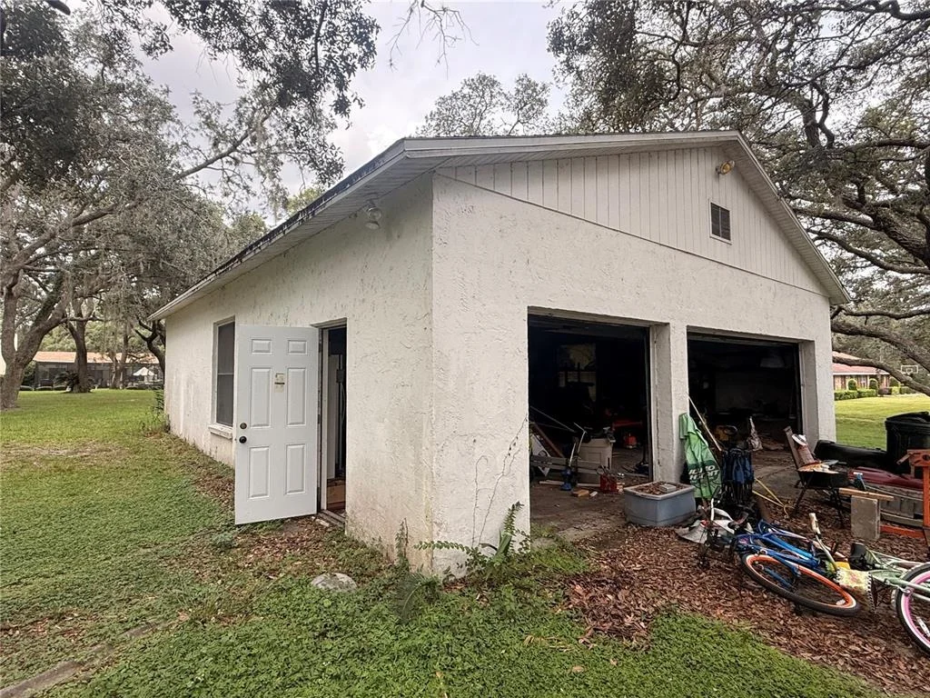 Photo of 18618 ANGLEWOOD DRIVE