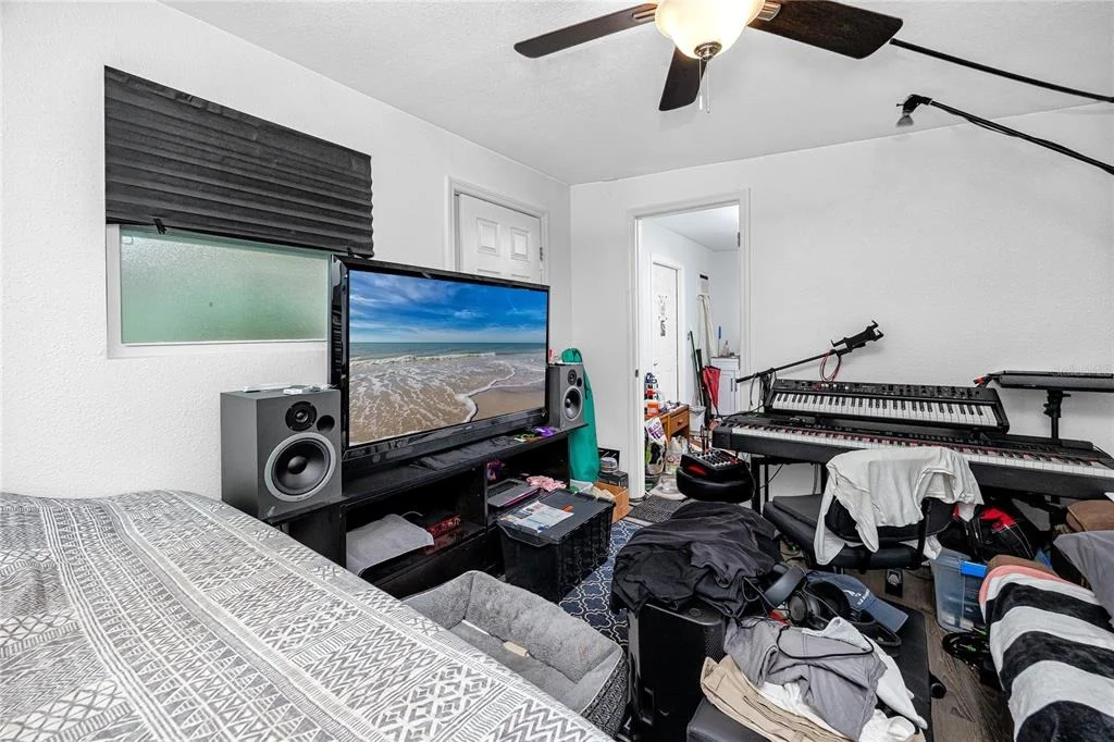 Photo of 1250 LAKEVIEW ROAD