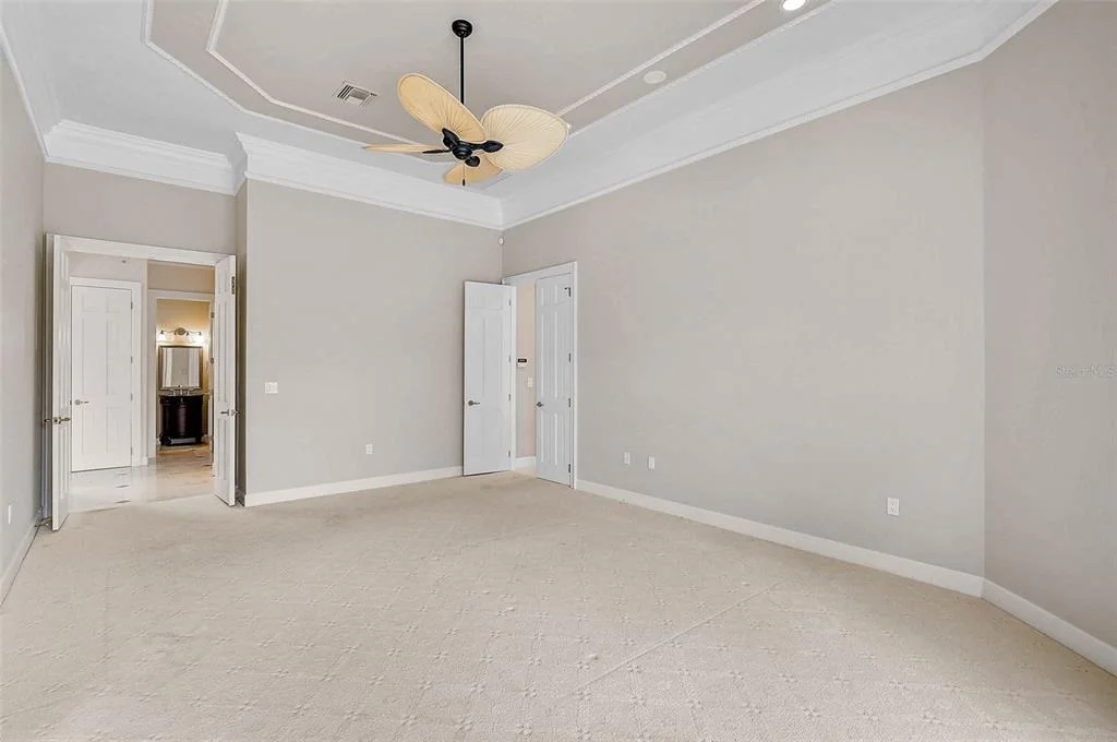 Photo of 852 MACEWEN DRIVE
