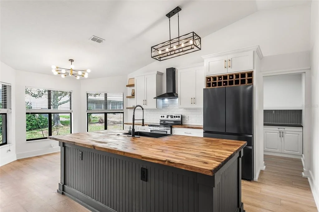 Photo of 8353 PAVILION DRIVE