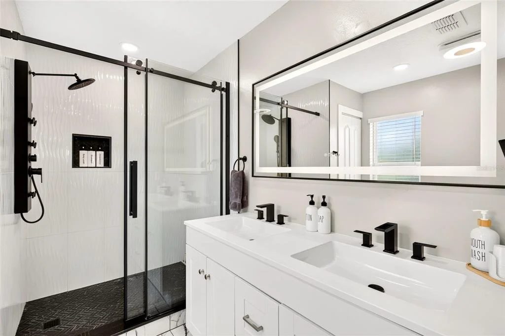 Photo of 33 RIVERSIDE LANE