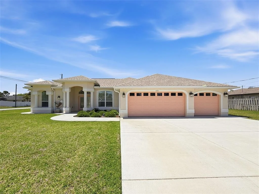 Photo of 1321 VALIANT AVENUE