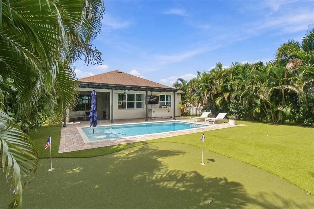 Photo of 6805 PARK STRAND DRIVE