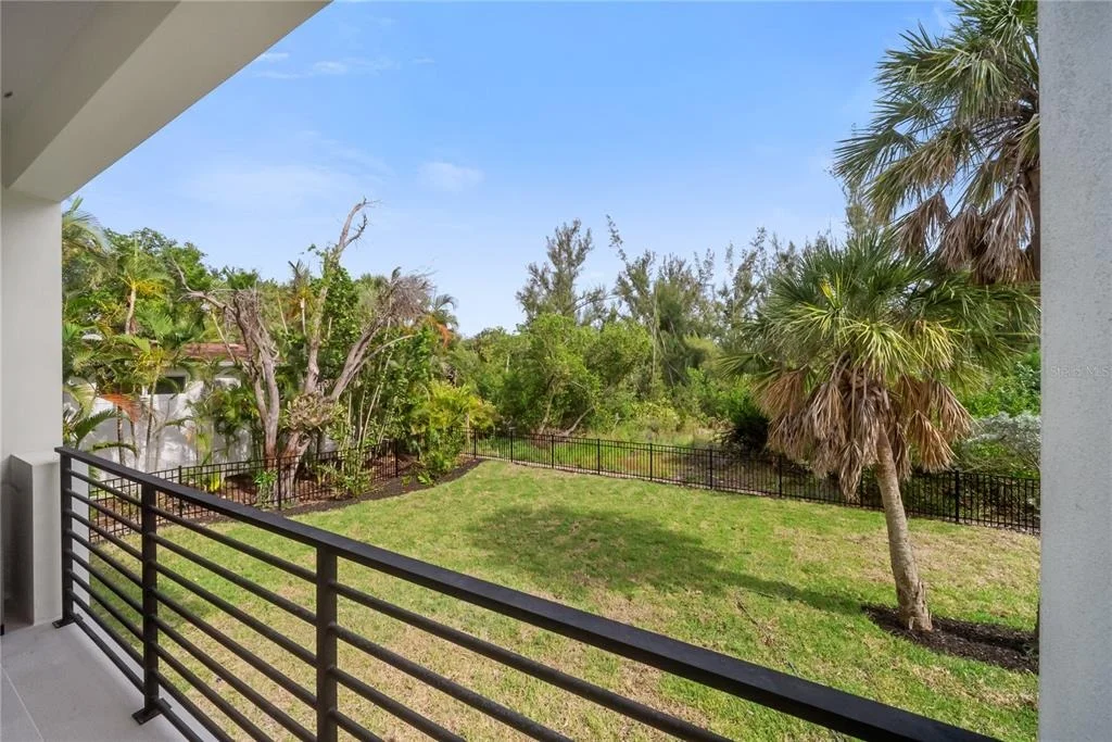 Photo of 626 BUTTONWOOD DRIVE