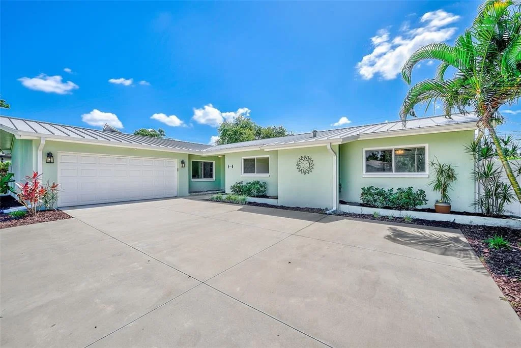 Photo of 809 JACARANDA DRIVE