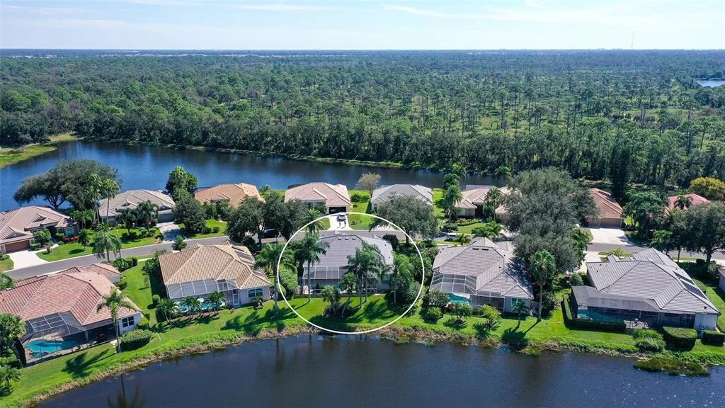 Photo of 335 PARK TRACE BOULEVARD