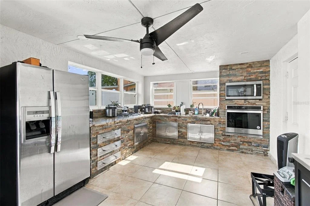 Photo of 1325 OAKCREST DRIVE