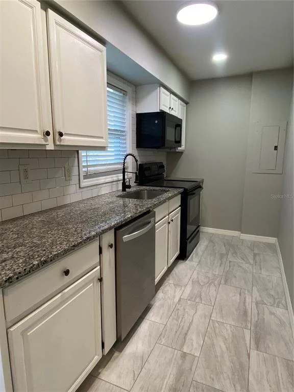Photo of 39656 MEADOWOOD LOOP
