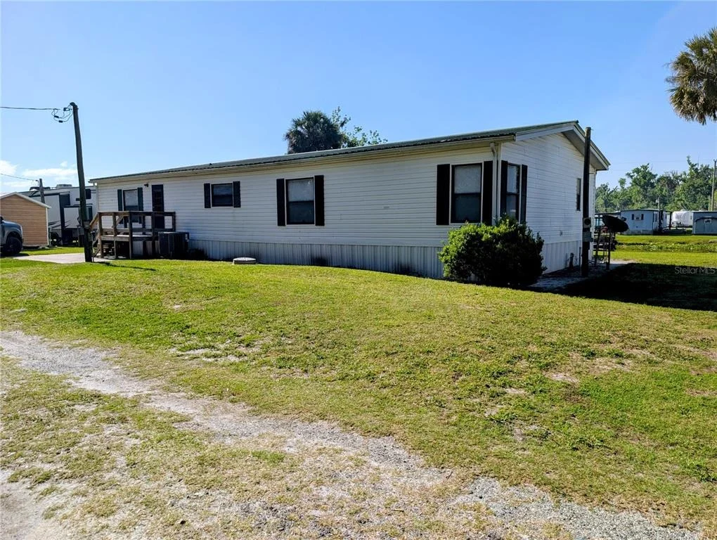Photo of 25836 MANHATTAN LANE