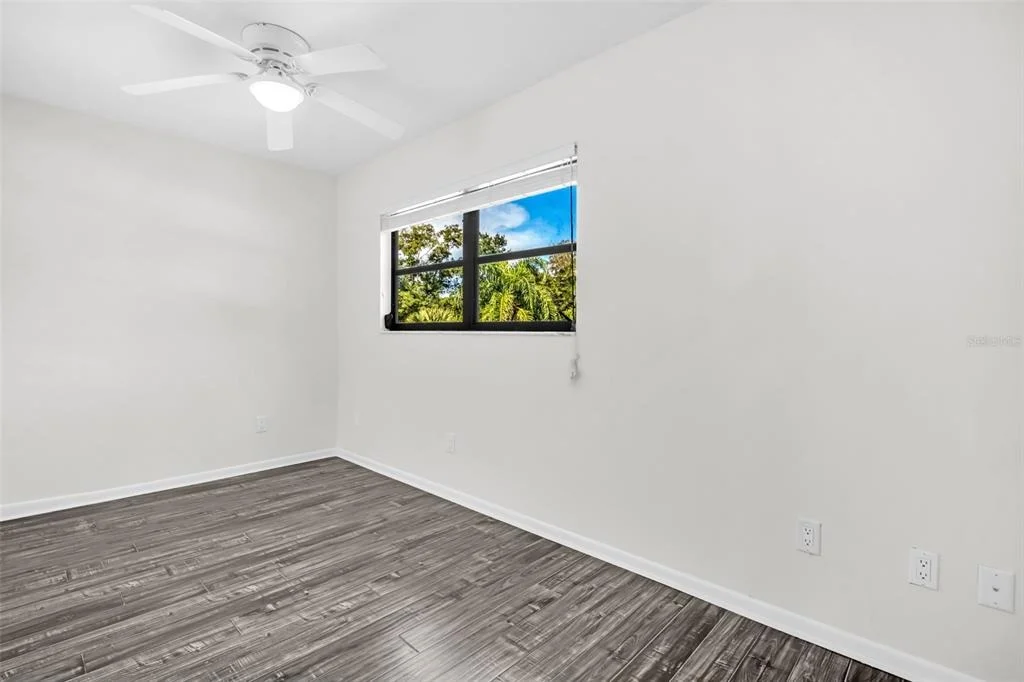 Photo of 810 WARREN ROAD