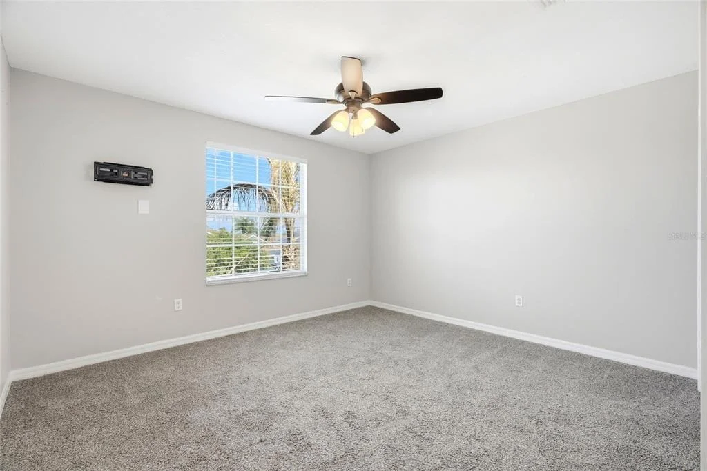 Photo of 909 MEADOW GLADE DRIVE