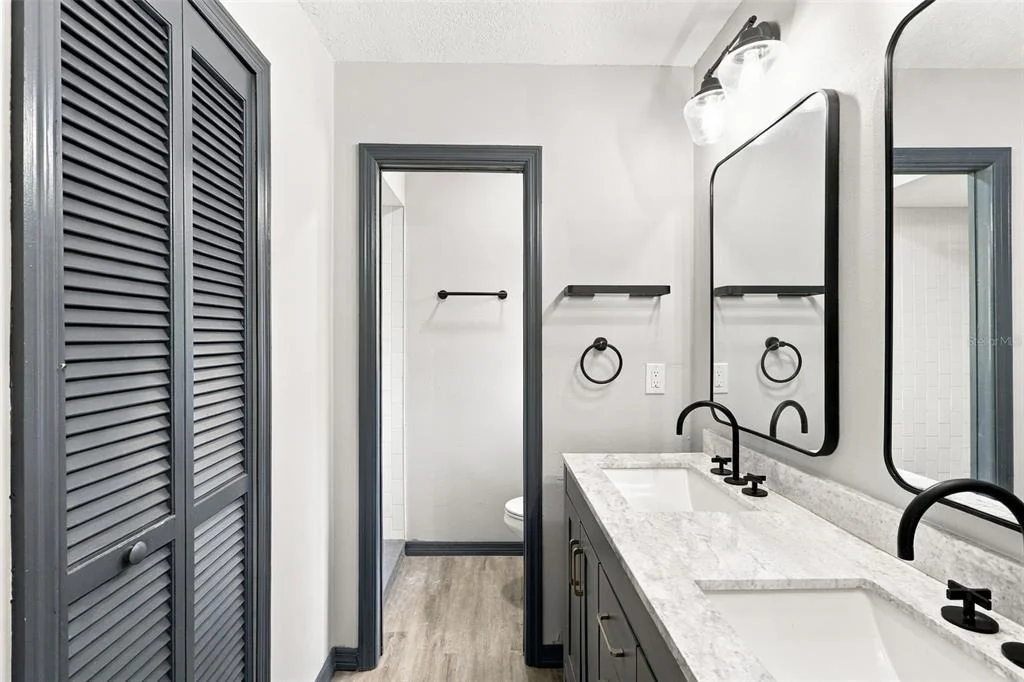 Photo of 3561 CALGARY LANE
